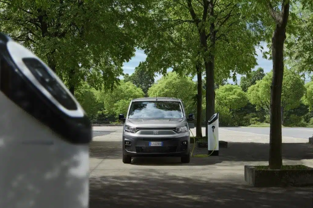 Fiat doblo 2022 5 - nouveau e-doblò de chez fiat professional : tout ce que vous devez savoir sur cet utilitaire polyvalent et moderne