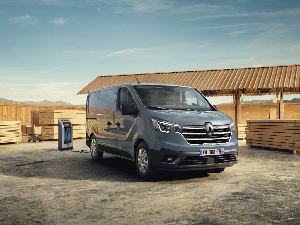 2022 nouveau renault trafic van e tech electric 1 - avec le nouveau trafic van e-tech electric, renault présente sa gamme utilitaire 100% électrifiée au salon iaa transportation d’hanovre