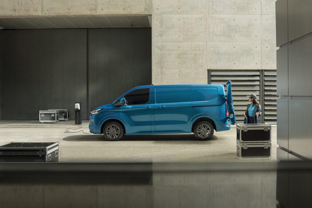 2022 ford e transit custom 13 - le nouveau e-transit custom 100% électrique de chez ford : un pas de plus vers la transition énergétique