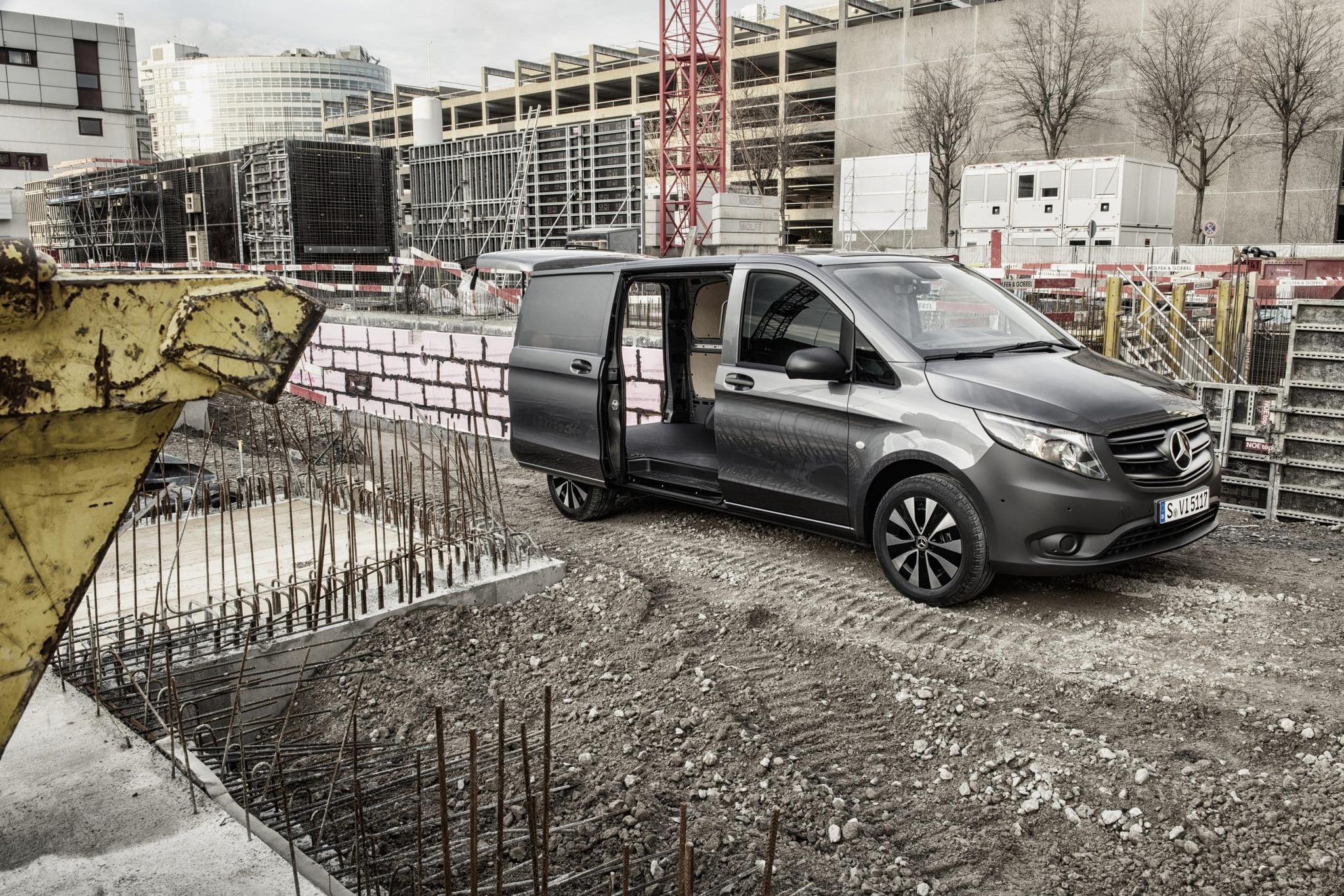 VEHICULE UTILITAIRE. Mercedes Vito 100 % électrique, dédié au dernier  kilomètre