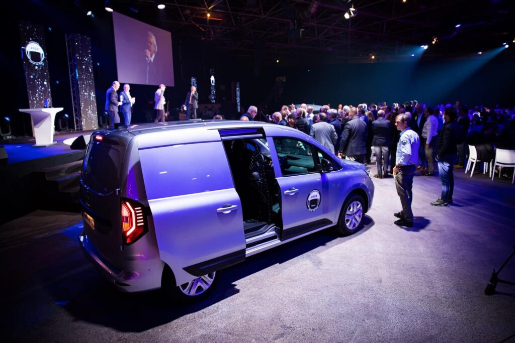 Renault kangoo van van of the year 2 - le nouveau renault kangoo van séduit le jury !