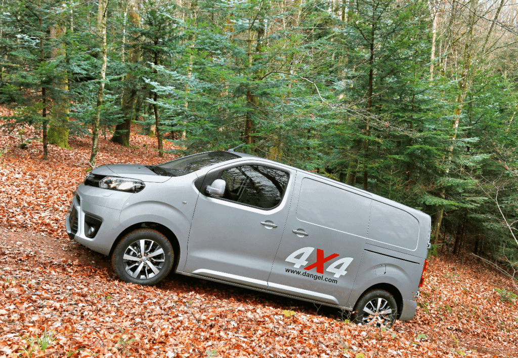 Toyota proace dangel 2022 - dossier véhicules utilitaires : vu transformés, des modèles sur-mesure pour tous les métiers!