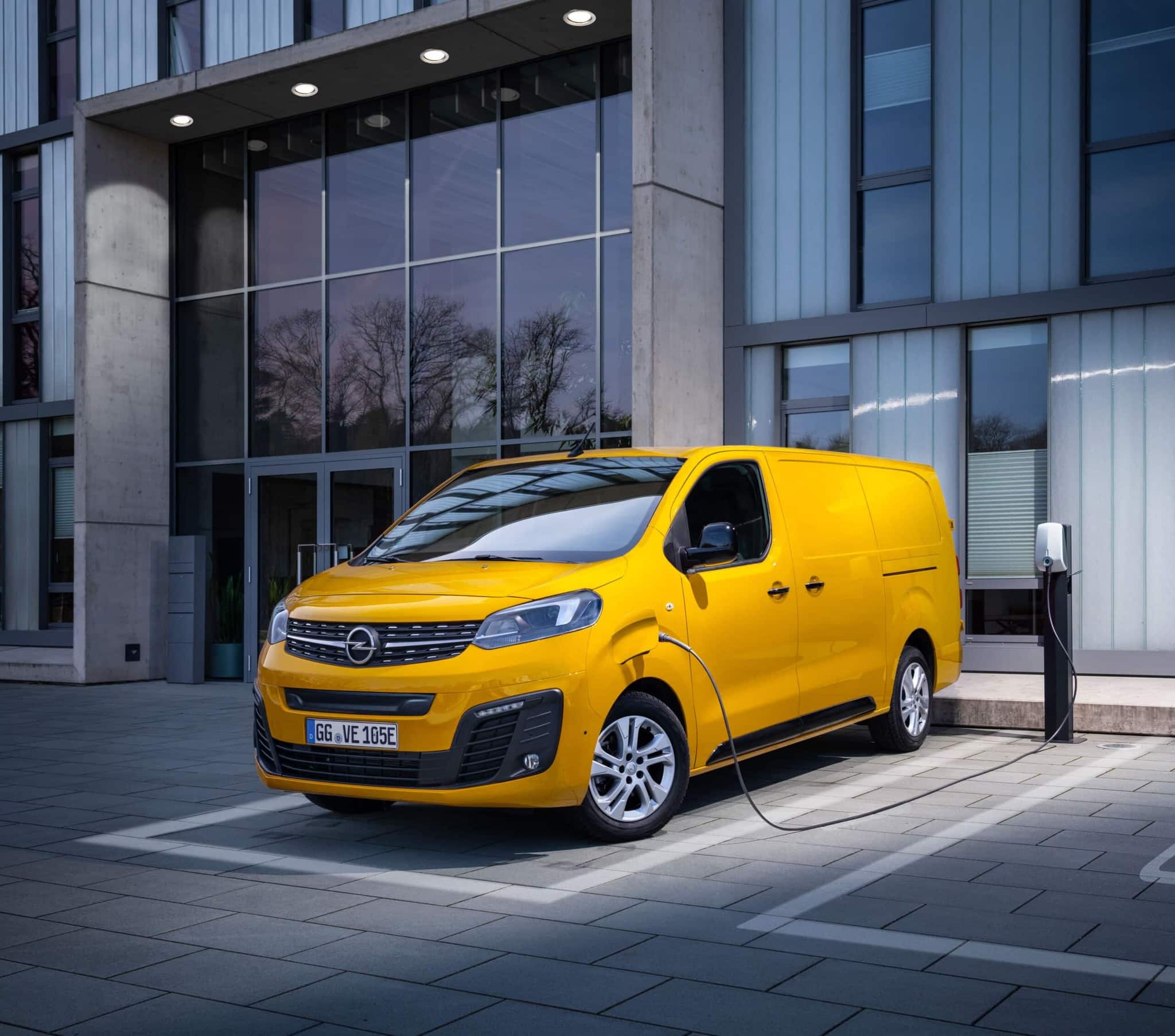 Opel au salon de bruxelles 2023 : plein phare sur sa gamme vu 100% électrique