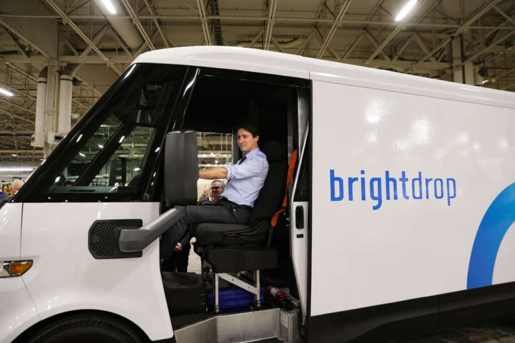 Gm brightdrop zevo600 profile 2 - ouverture d’une usine de véhicules électriques par general motors au canada : une étape décisive pour la transition énergétique ?