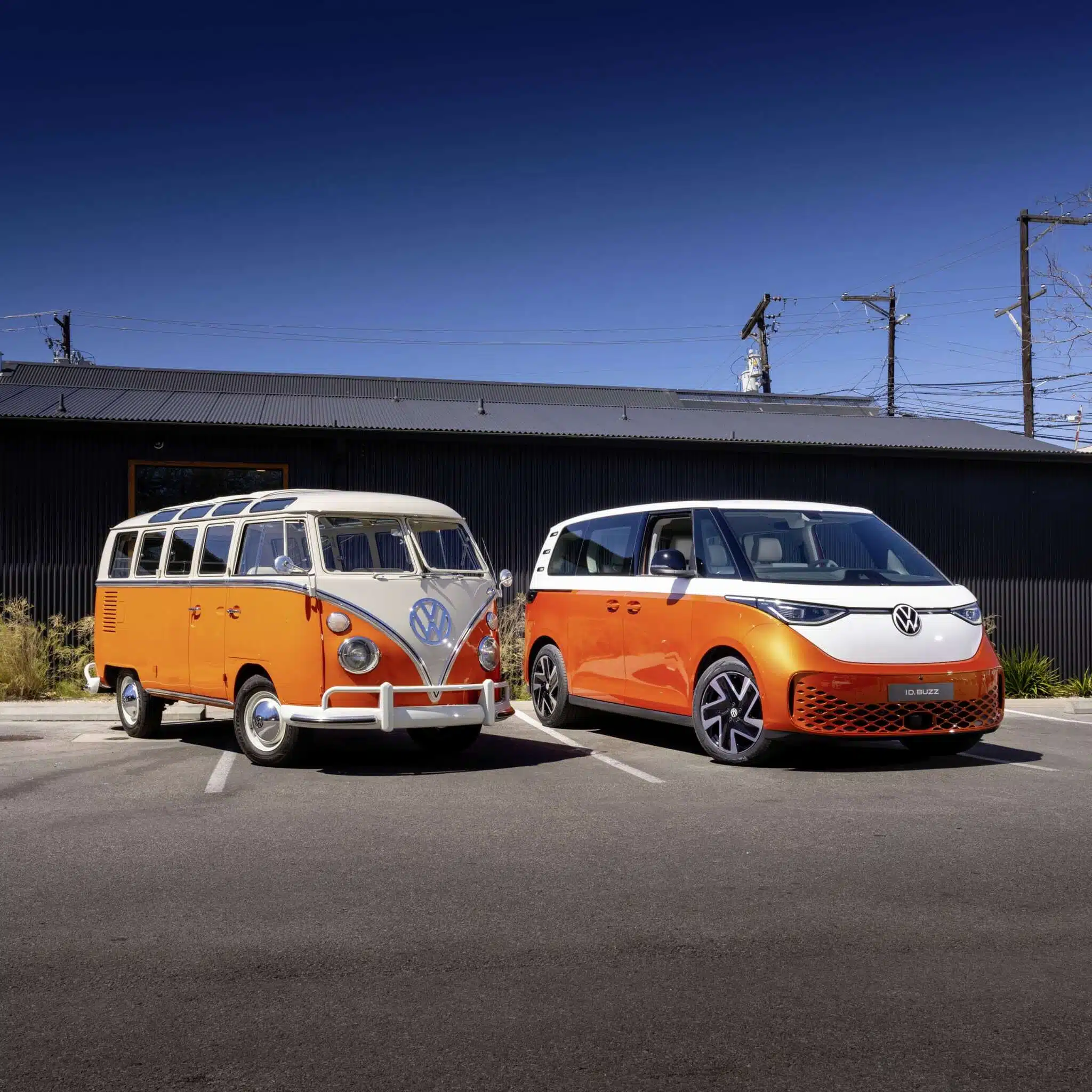L’évolution du combi volkswagen présentée au salon rétromobile 2023