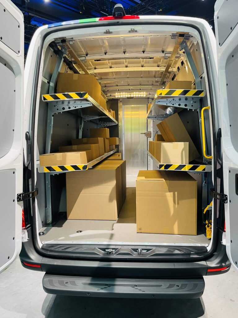 Mercedes esprinter embargo 8fev2023 7 - le nouveau mercedes-benz esprinter : sur-mesure et sous toutes les coutures !