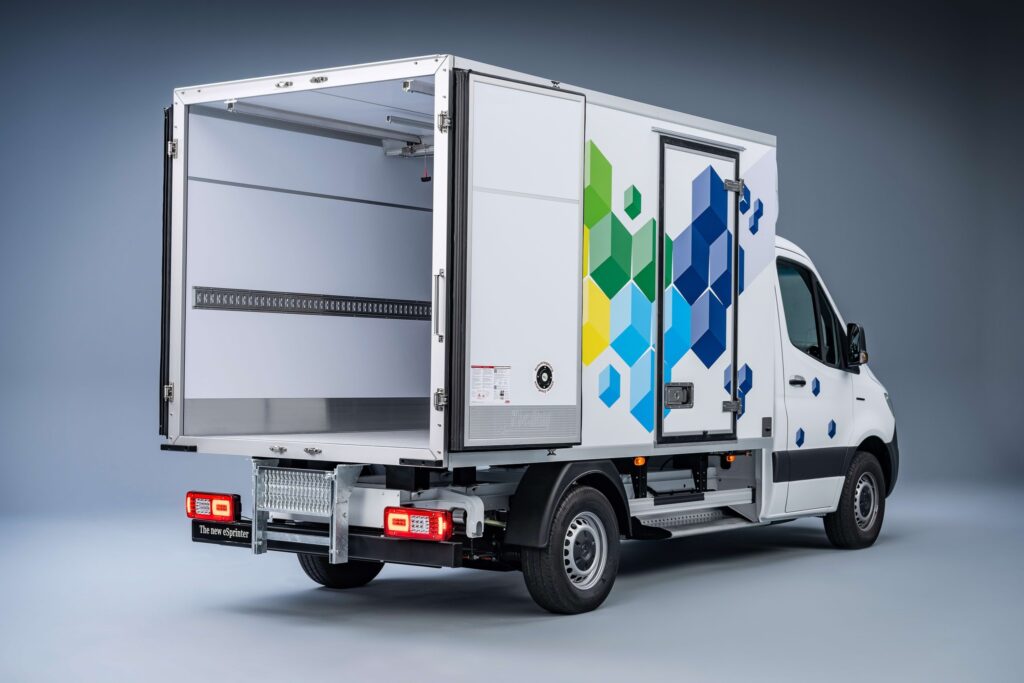 Mercedes espinter 2023 8 bd - mercedes-benz esprinter : place a la nouveauté !
