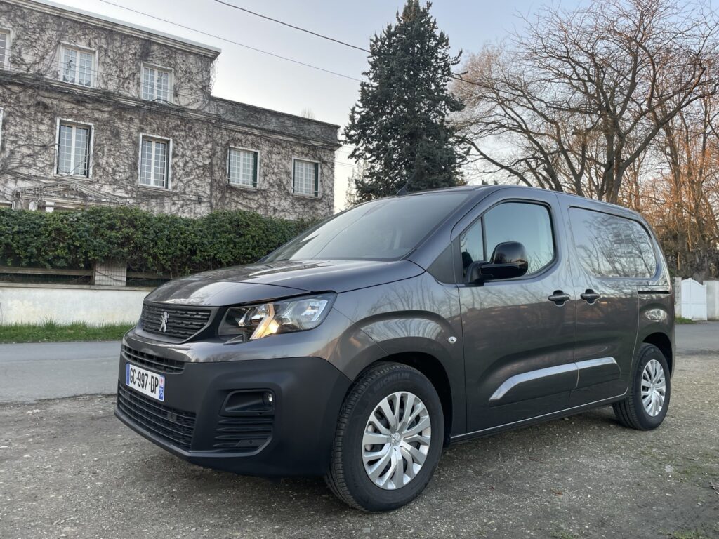 Essai peugeot e partner 30 - essai peugeot e-partner 100% électrique : sur le devant de la seine !