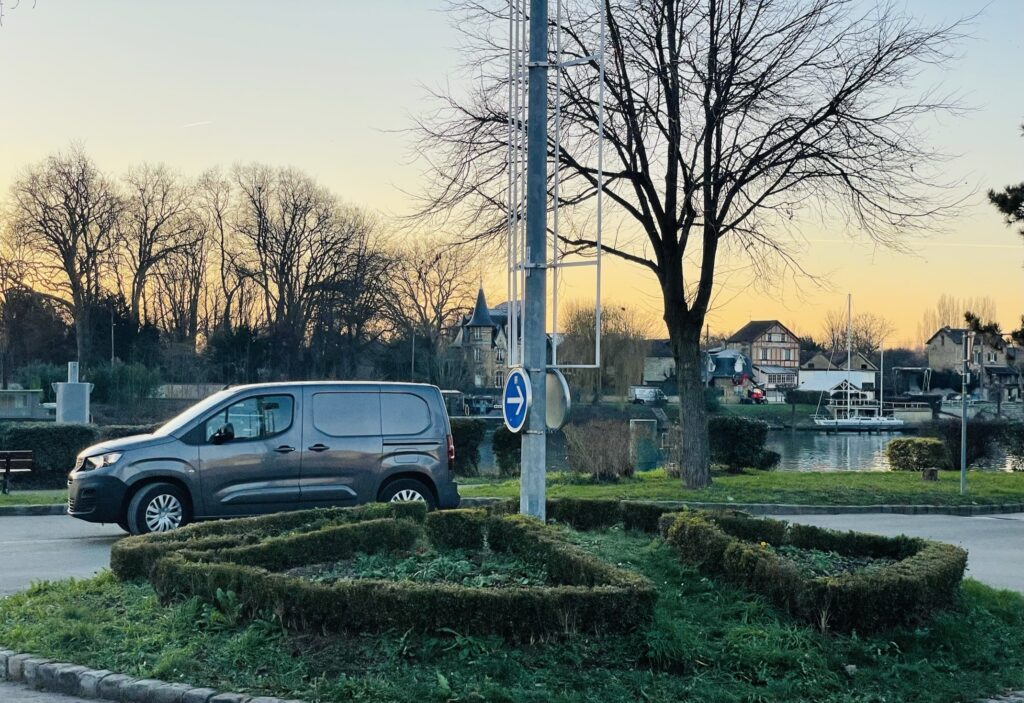 Essai peugeot e partner 33 - essai peugeot e-partner 100% électrique : sur le devant de la seine !