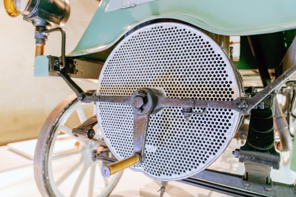 Daimler 1899 7 - leçon d’histoire : l’utilitaire daimler de 1899 au musée de stuttgart