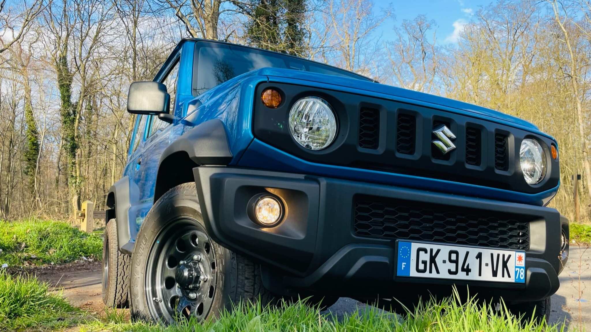 Essai suzuki jimny vu : à la fois séducteur, baroudeur et travailleur !