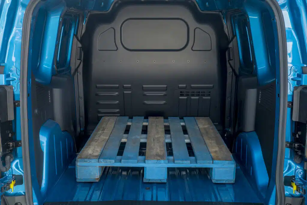 2023 ford e transit courier 09 - rendez-vous avec le nouveau ford e-transit courier 100% électrique!