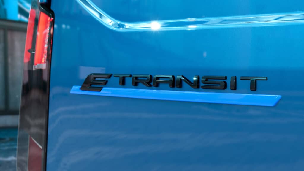 2023 ford e transit courier exterior 04 1 - place au nouveau ford e-transit courier 100% électrique!