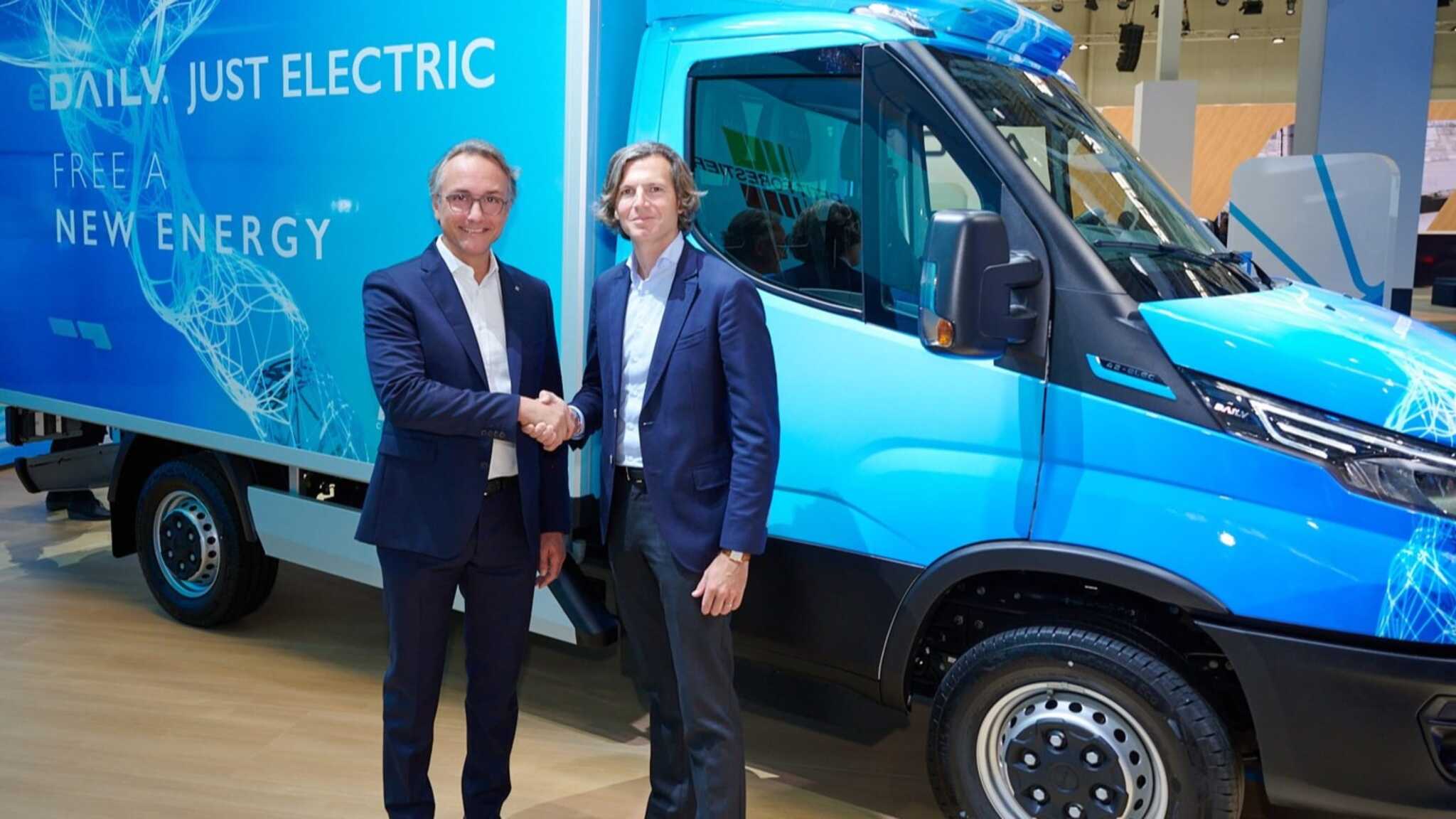 2000 edaily : iveco et petit forestier, main dans la main