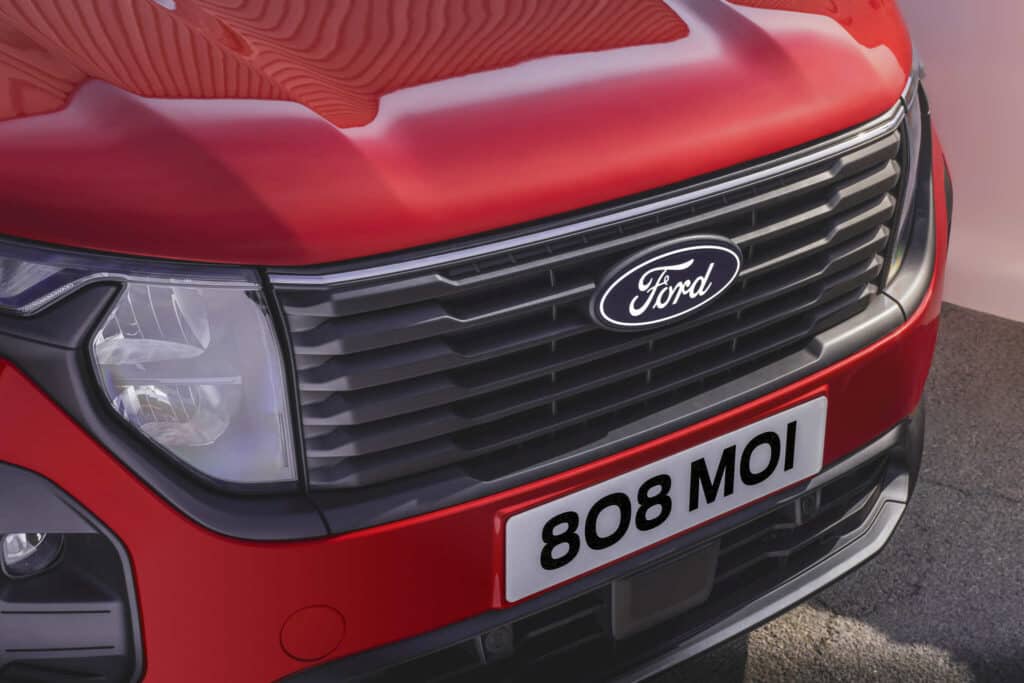 Ford e transit rouge 4 1 - ford e-transit courier 2023 : riche en nouveautés !