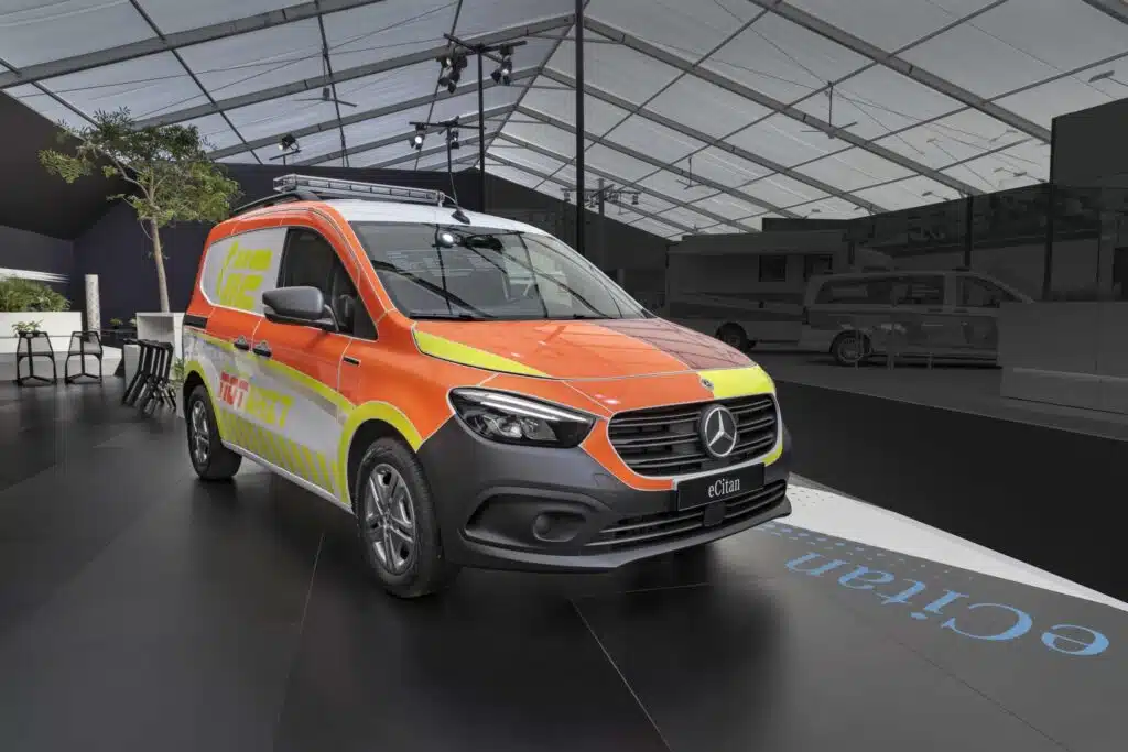 23c0158 004 0 - rettmobil : les vu mercedes dédiés au transport d’urgence!