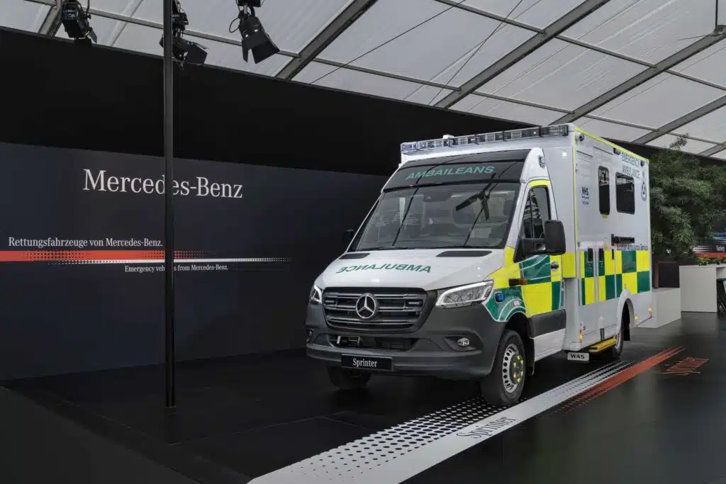 23c0158 005 0 - rettmobil : les vu mercedes dédiés au transport d’urgence!