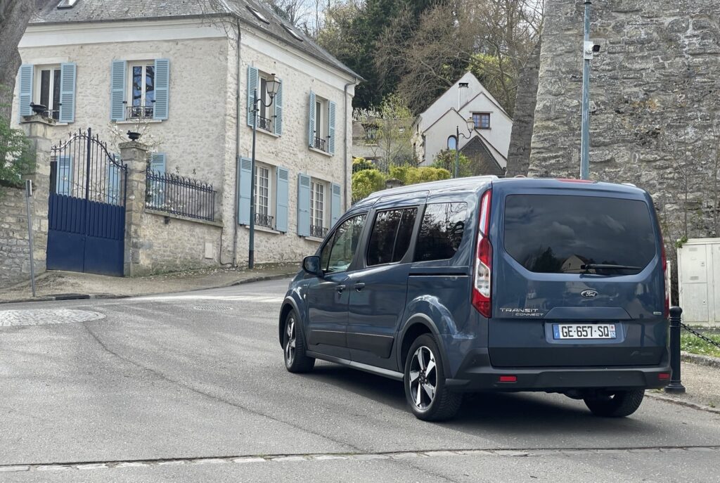 Ford transit connect 4 2 - essai ford transit connect kombi van : l'hyper polyvalent!