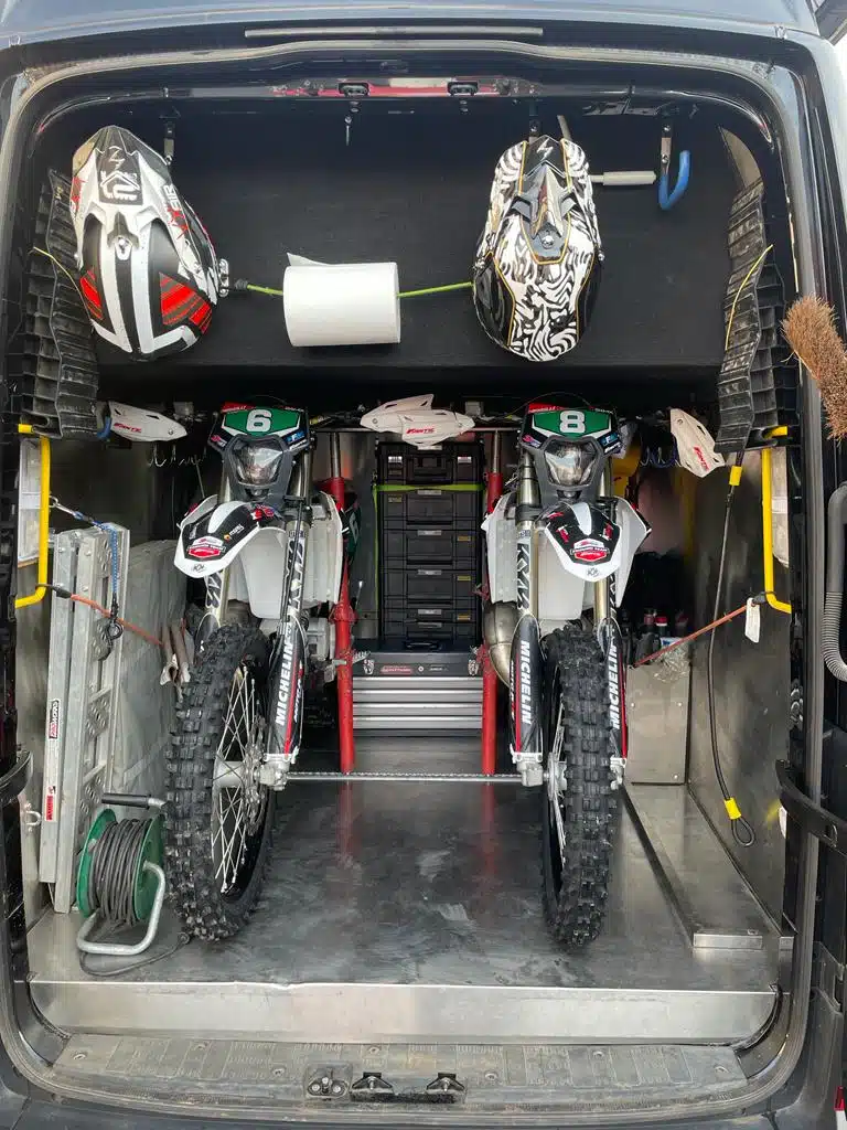 Processed 103d3743 c7cd 4f9e 962c 7ec20e021722 s6xacroe 1 - quand moto enduro et man tge font route ensemble!