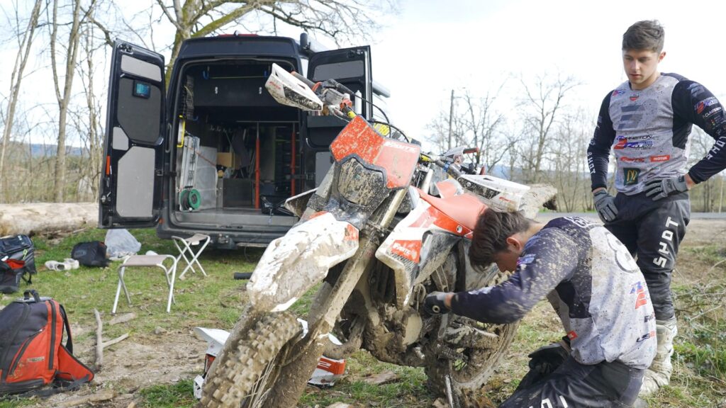 T5 - quand moto enduro et man tge font route ensemble!