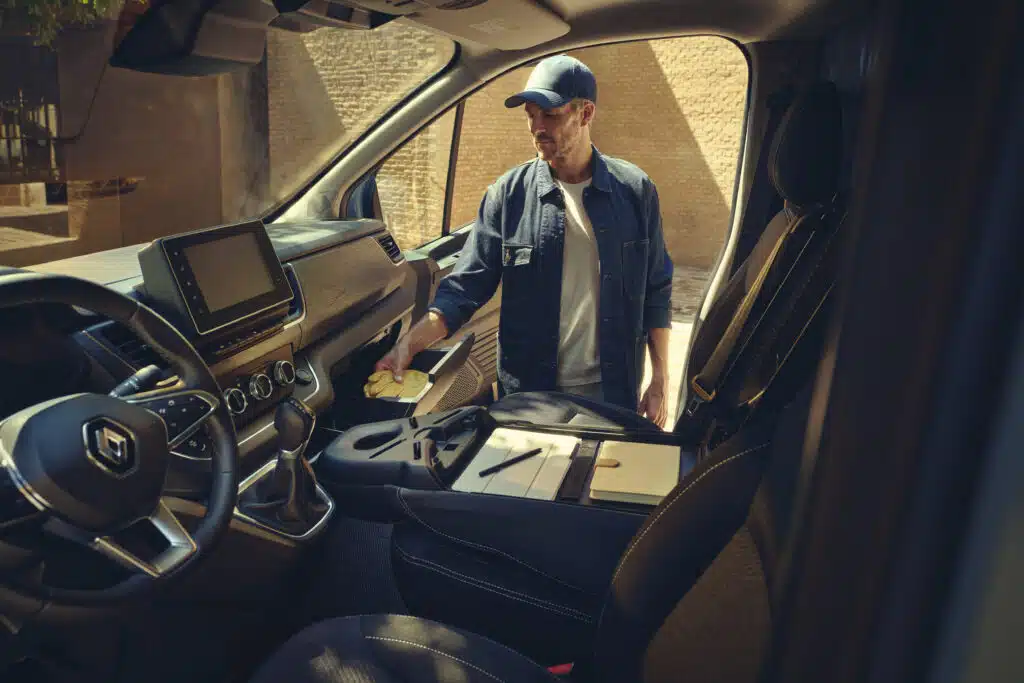 2022 nouveau renault trafic van 2 - renault célèbre son millionième trafic à l’usine de sandouville !