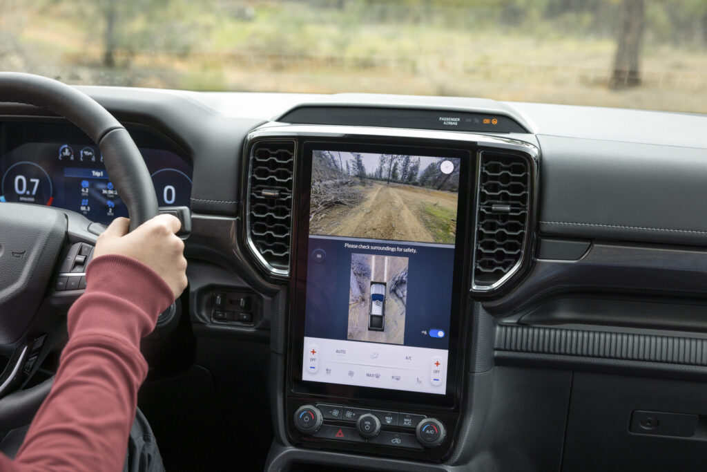 All new ford ranger lariat 15 360 degree camera - quand le ford ranger reçoit les honneurs au féminin !