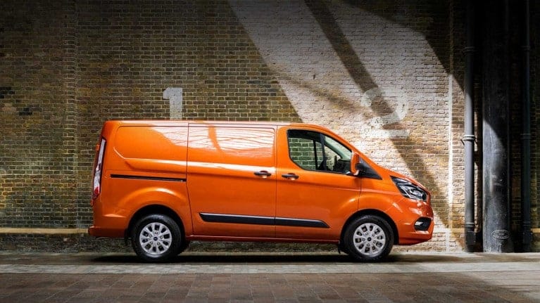 Ford transit custom orange - présentation du fourgon compact ford transit custom