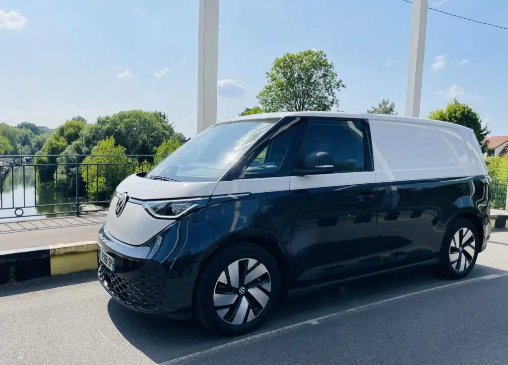 Id buzz cargo 5 1 - essai vw id buzz cargo : il fait tourner les têtes !