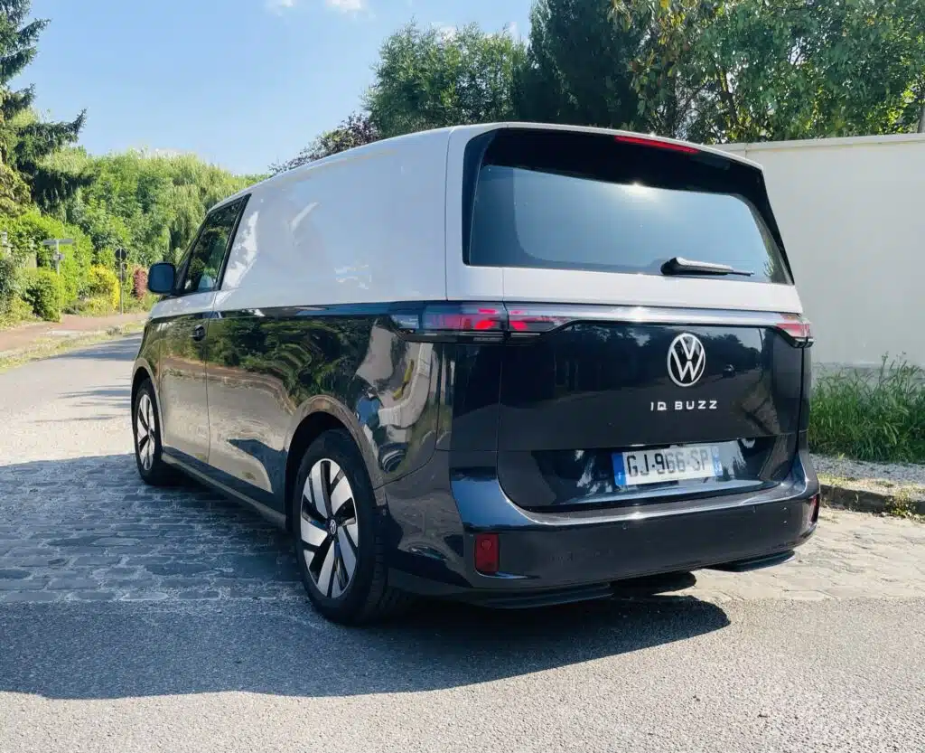 Id buzz cargo 9 - essai vw id buzz cargo : il fait tourner les têtes !