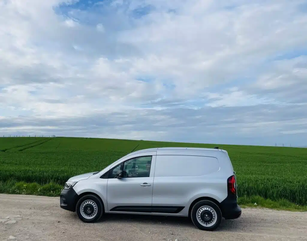 Kangoo van etech ev 10 1 - essai renault kangoo van e-tech : « sésame ouvre-toi »!