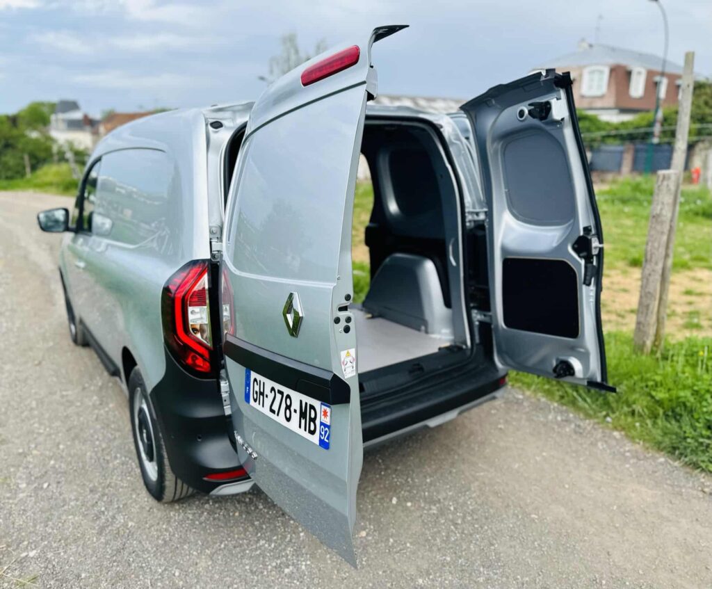 Kangoo van etech ev 20 - essai renault kangoo van e-tech : « sésame ouvre-toi »!