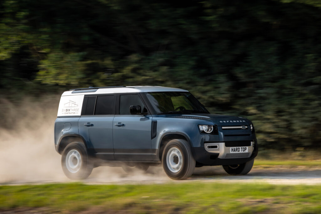 Lr def hard top 300620 07 - hard top : la version utilitaire du land rover defender!