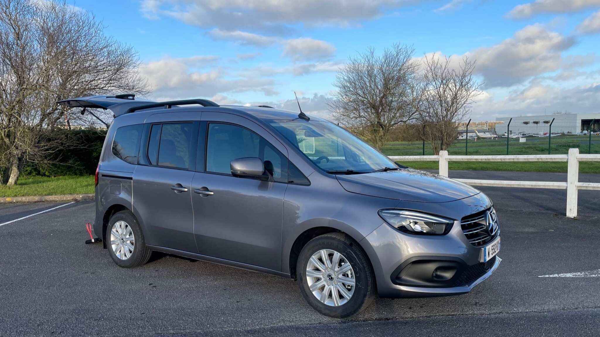 Mercedes classe t : transport de personnes à mobilité réduite