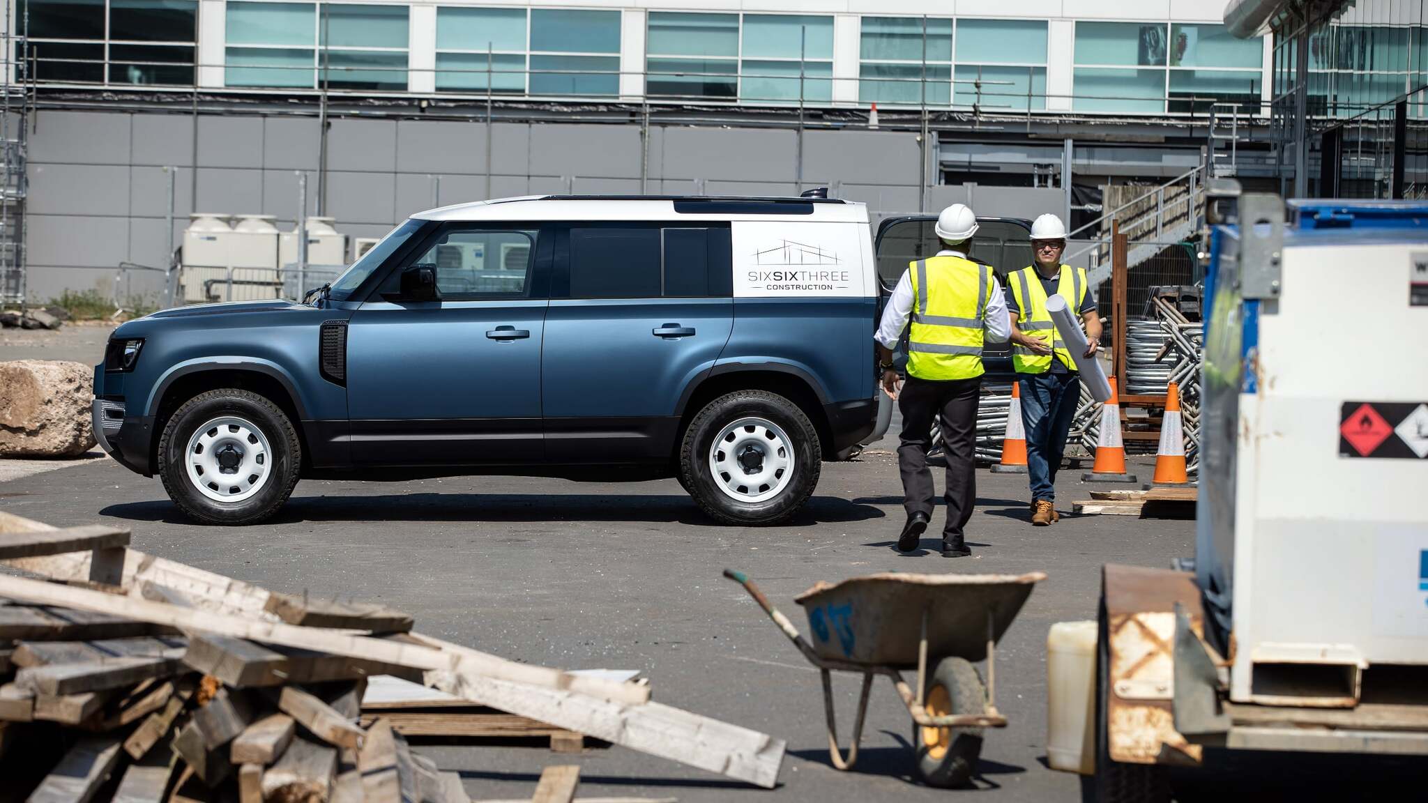 Hard top : la version utilitaire du land rover defender!