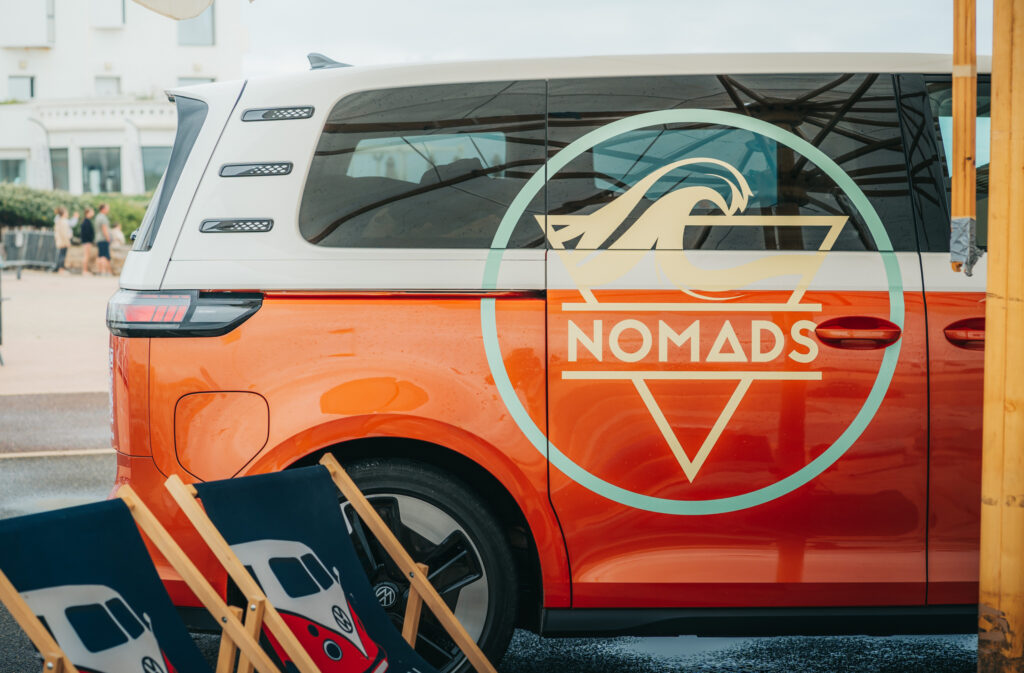Nomads-surfing