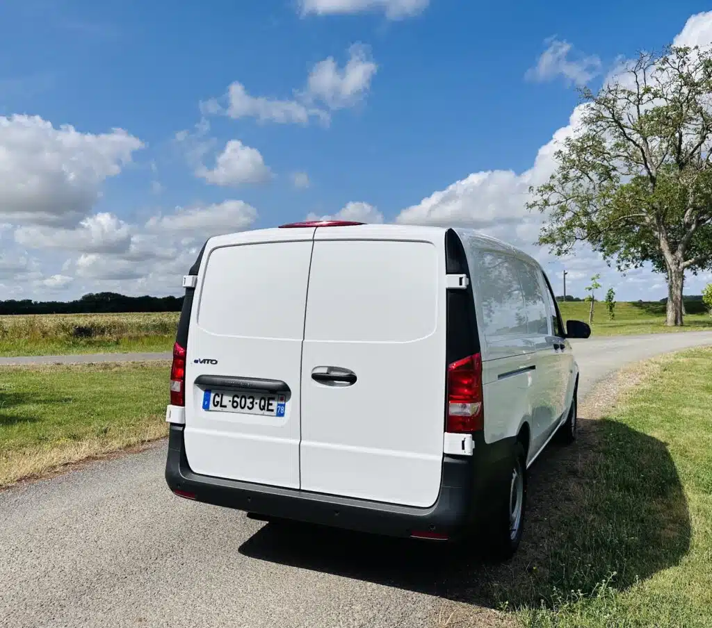 Essai mercedes evito 3 2 - essai mercedes evito 60 kwh : il mise sur l'autonomie!