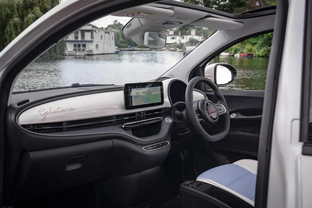 500egelateriaedition15 - un marchand de glace sur la base d’une fiat 500 e cabriolet ?  