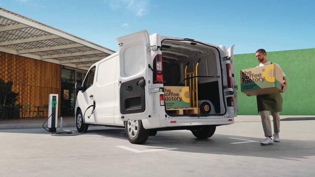 Nouveau renault trafic van e tech electric vient completer la gamme utilitaire 100 electrique - renault trafic van e-tech electric, en attendant l’essai !