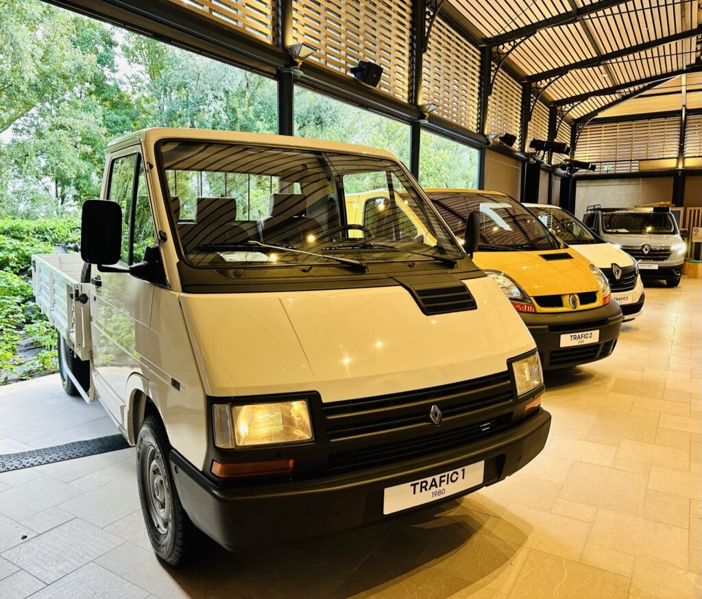 Renault trafic van e tech 24 - essai renault trafic van e-tech electric : il a tout pour lui !