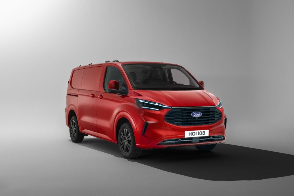 Fordtransitcustom limitedvan artisanred 001 - lancement du nouveau ford transit custom!