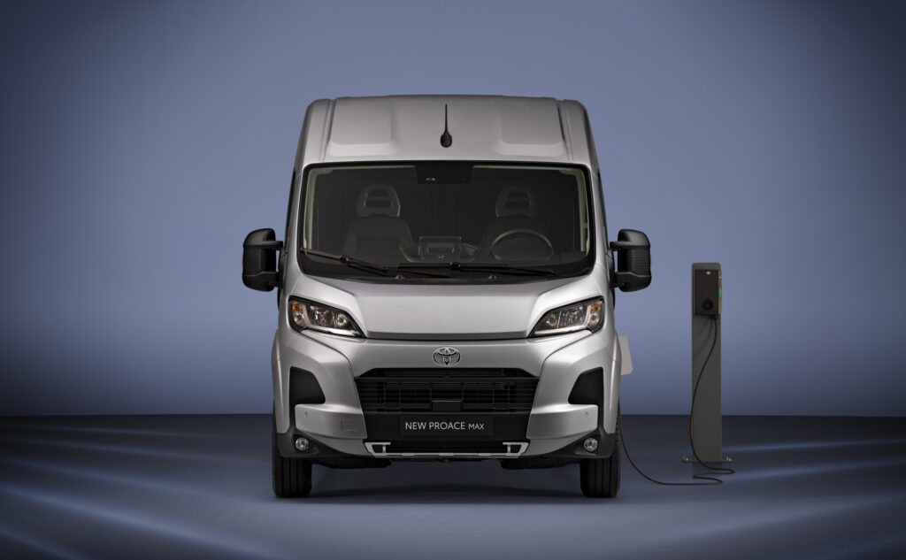 2023 proace max ext 03 - du nouveau et du renouveau au sein de la gamme toyota !