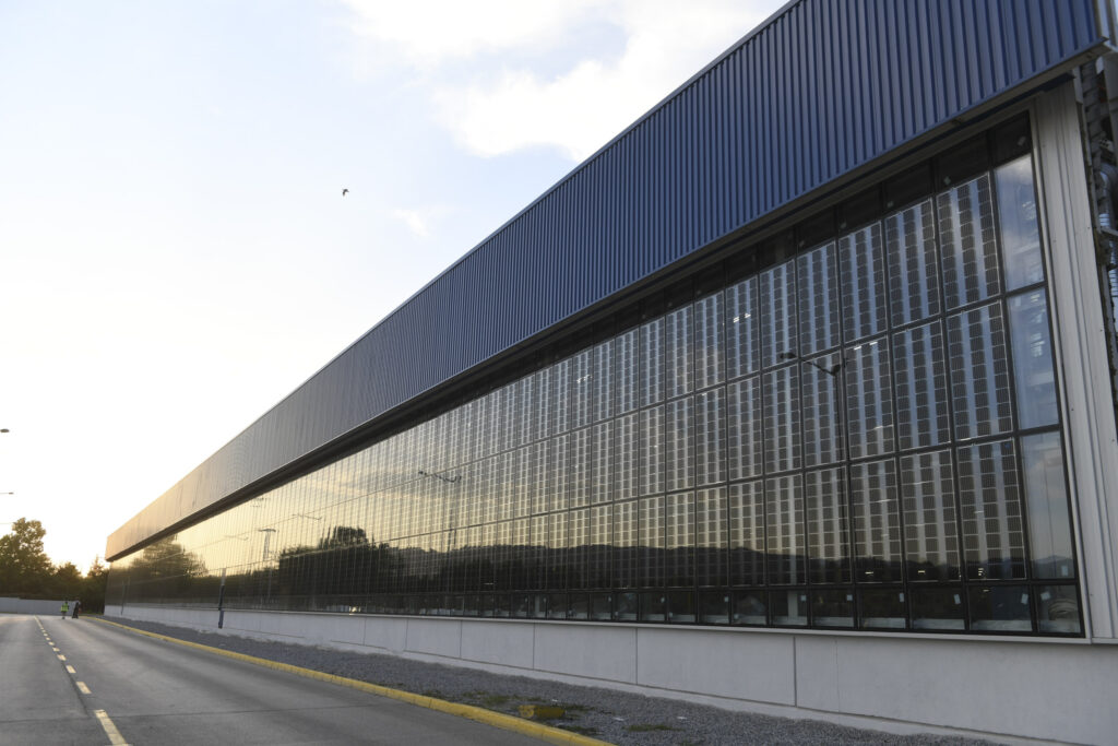 4. Bodyshop photovoltaic glass - nouveau ford transit custom : zoom sur sa production turque