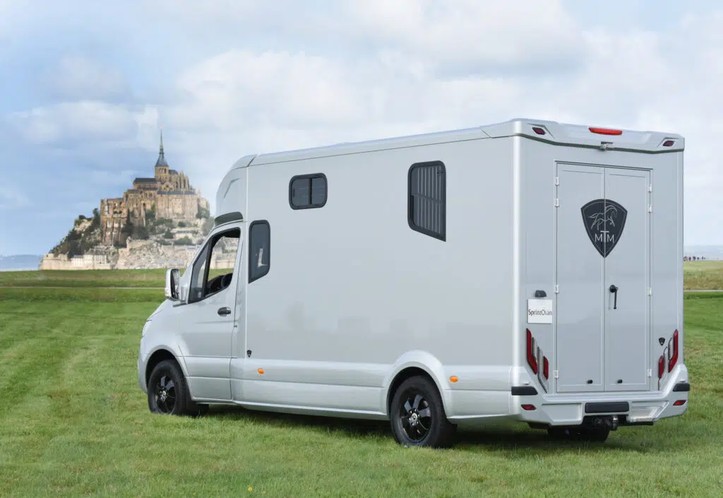 Mercedes1 mtm09. 233 - « sprintovan » : un van à chevaux mtm sur base mercedes