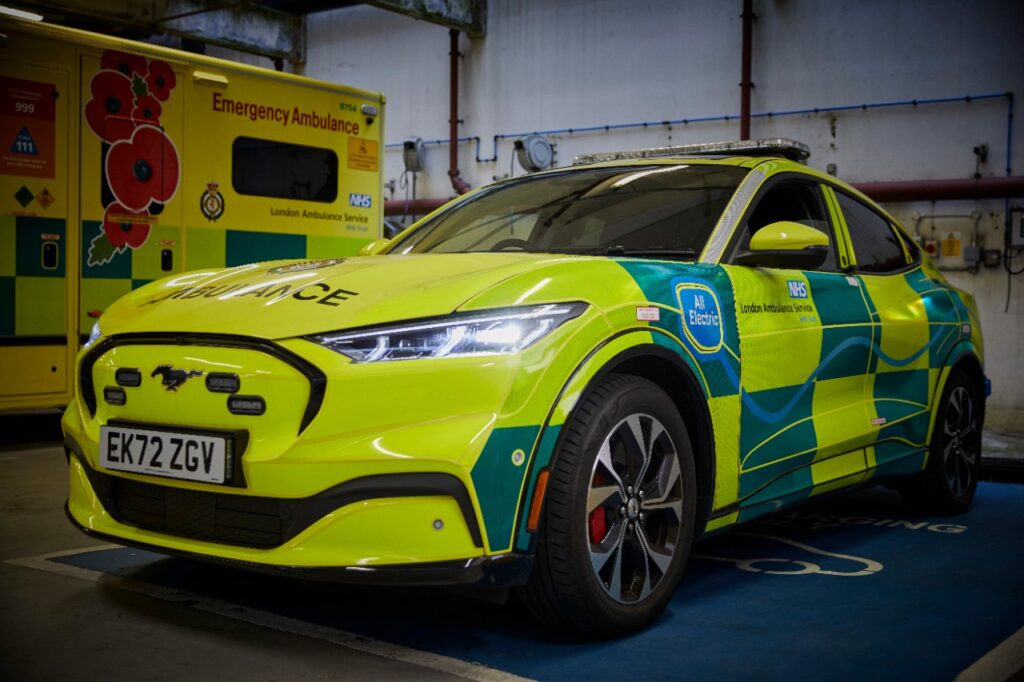 2023 london ambulance 95a5953 - quand les ambulanciers roulent en ford mustang mach-e