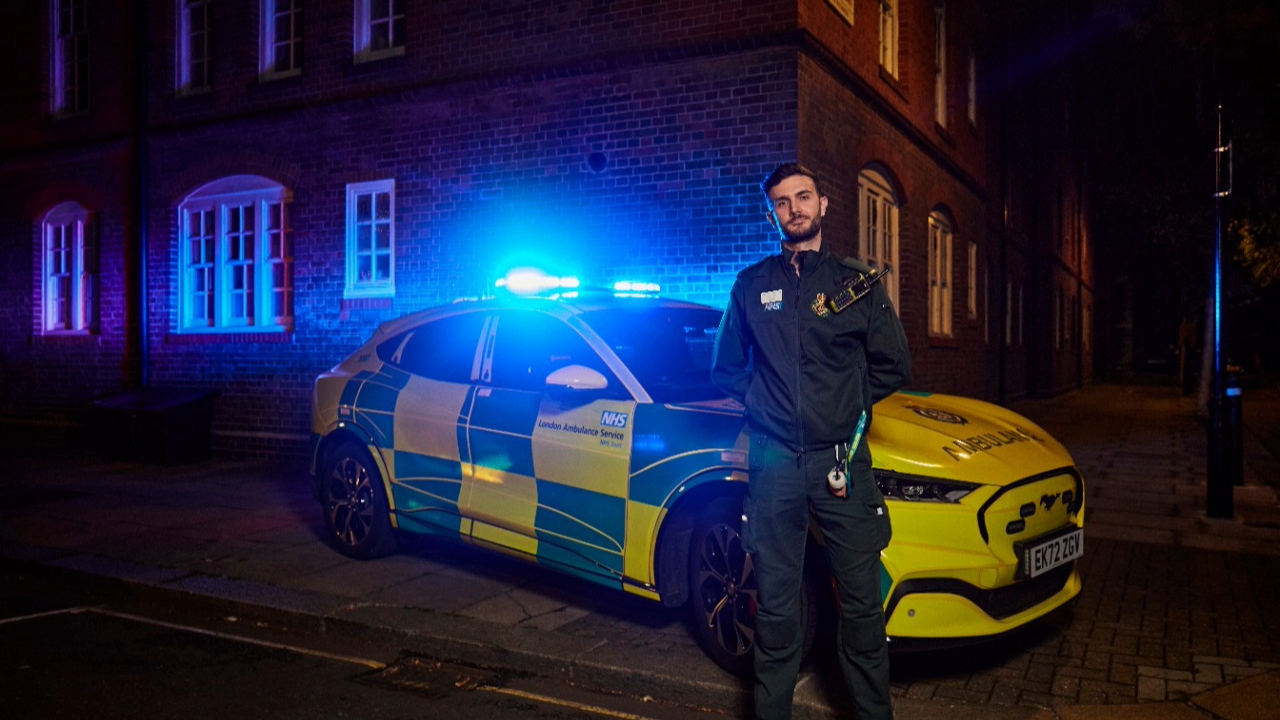 Quand les ambulanciers roulent en ford mustang mach-e