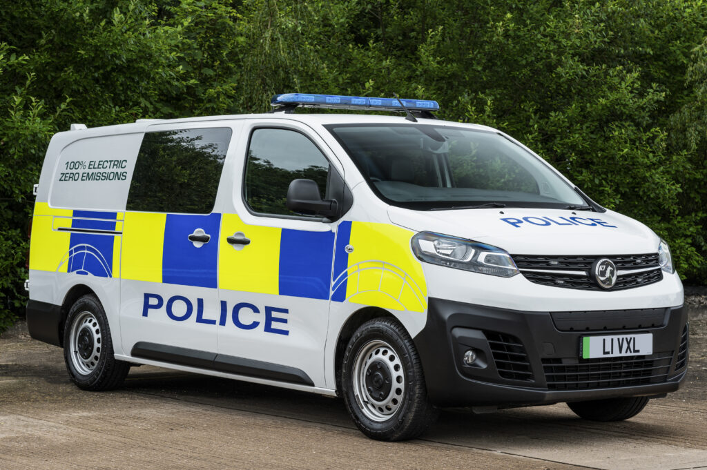 Vauxhallat49thnationalassociationofpolicefleetmanagers3 - vauxhall : un partenaire électrique pour les forces de police