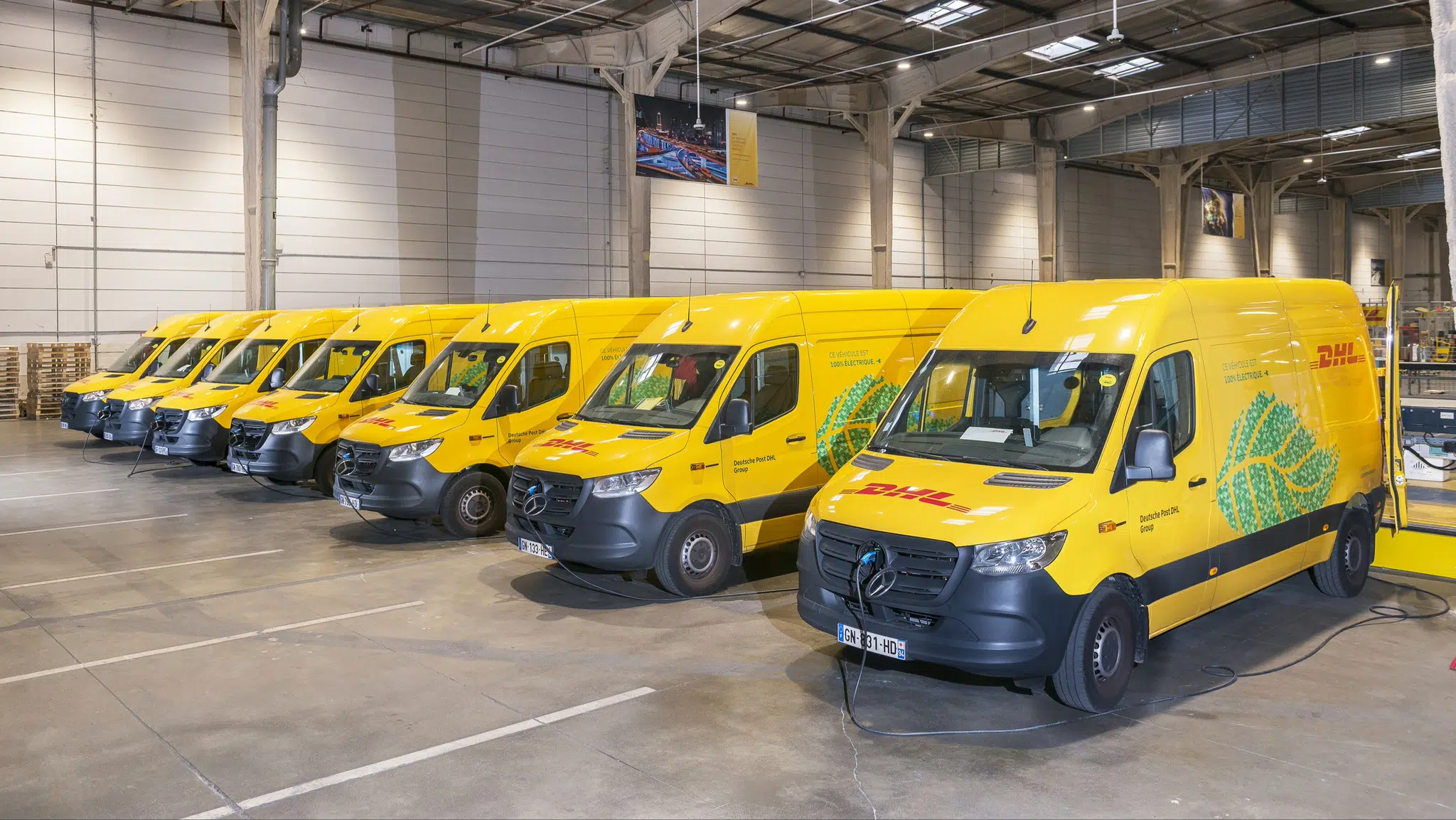 100 mercedes esprinter dans la flotte de dhl express france
