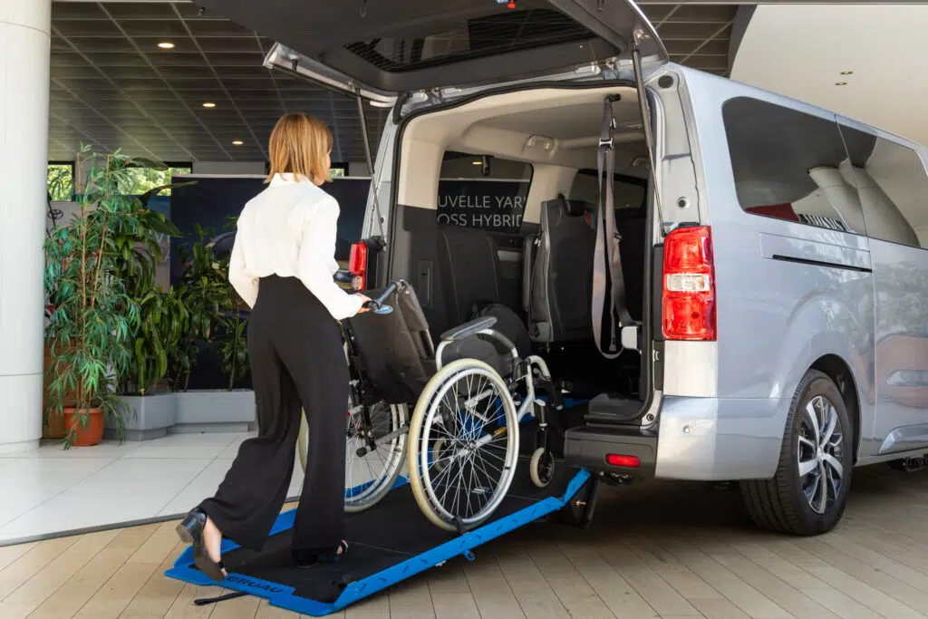 Toyota proace 0033 - toyota joue l’accessibilité avec le proace tpmr