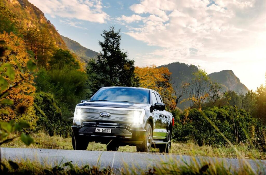 03 ford f 150 lightning lariat low res - ford f-150 lightning : le pick-up qui électrise la suisse