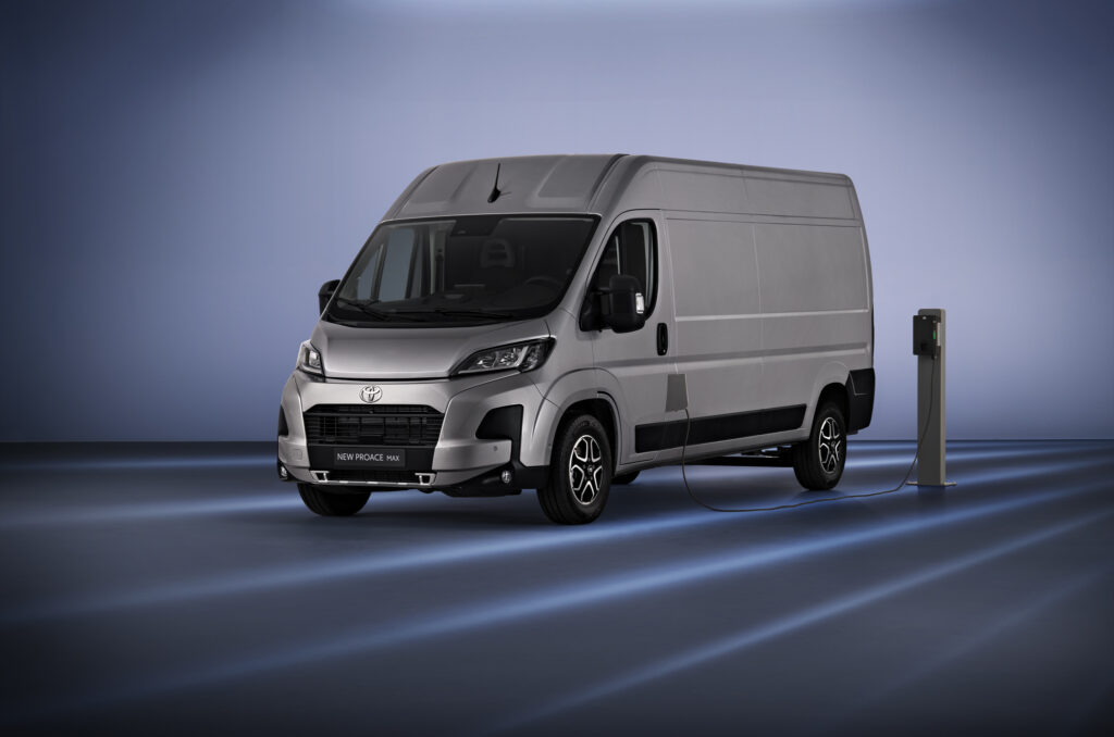 2023 proace max ext 01 1 - toyota motor europe et toyota professional : ventes record
